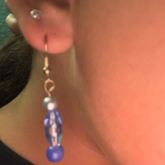 Silver,blue, & purple dangling earring. - Picture 3 of 3